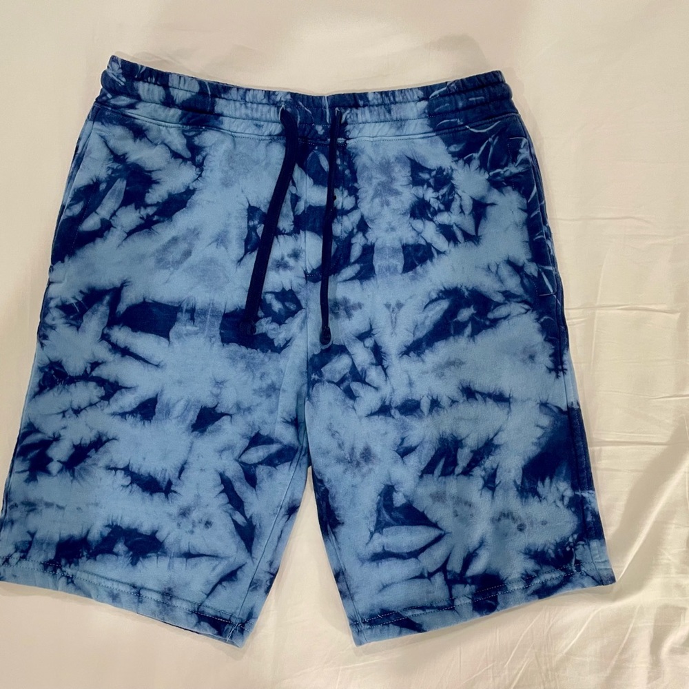Vintage inspired men’s shorts in tie and dye
